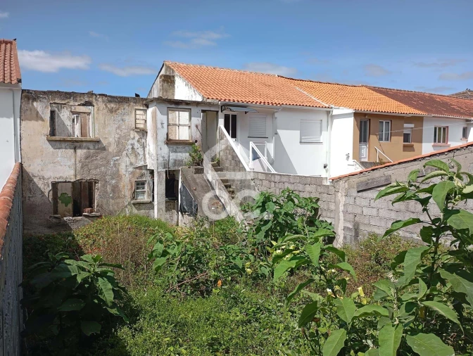 Terreno para Venda em Praia da Vitoria (Santa Cruz) Foto 4