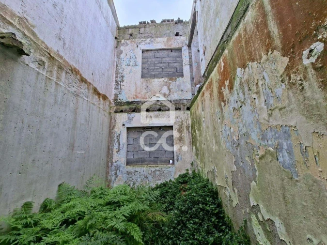 Terreno para Venda em Praia da Vitoria (Santa Cruz) Foto 8