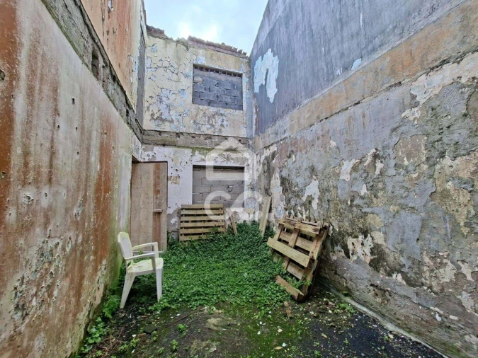 Terreno para Venda em Praia da Vitoria (Santa Cruz) Foto 7