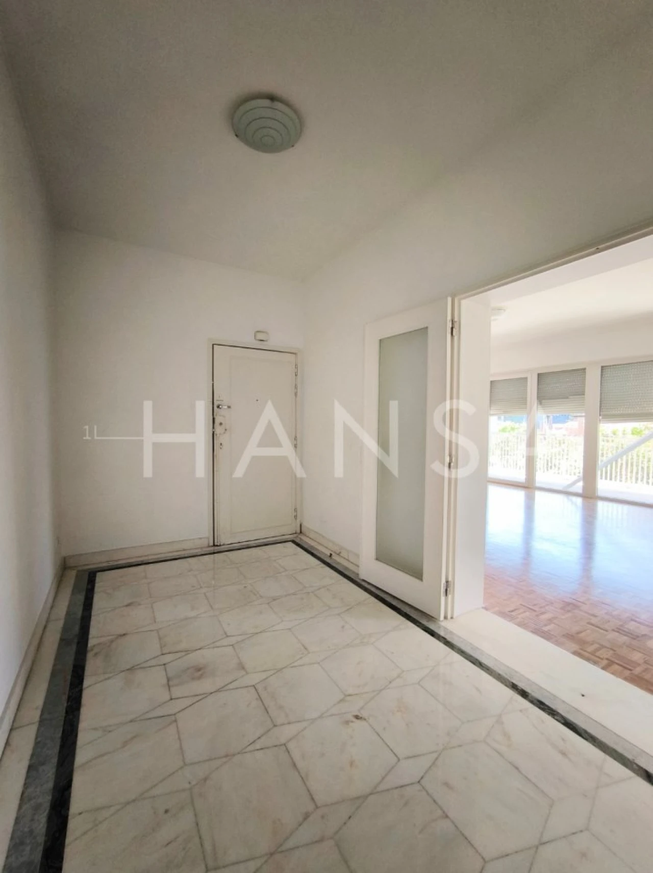 Apartamento T4 para Arrendamento em Santo António Foto 3