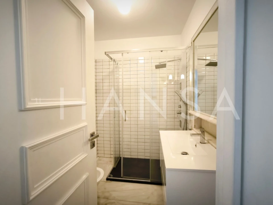 Apartamento T4 para Arrendamento em Santo António Foto 13