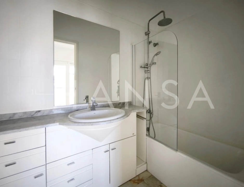 Apartamento T4 para Arrendamento em Santo António Foto 27