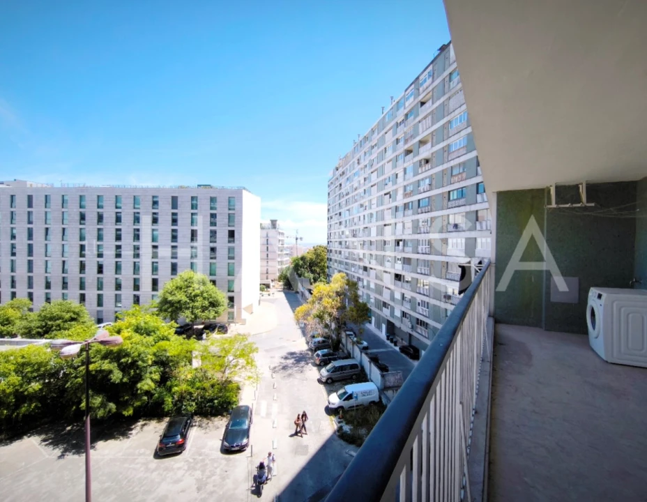 Apartamento T4 para Arrendamento em Santo António Foto 29