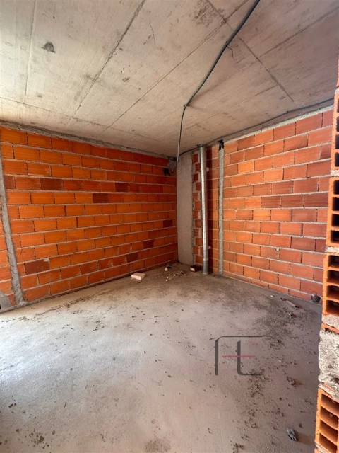 Moradia T5 para Venda em Madalena