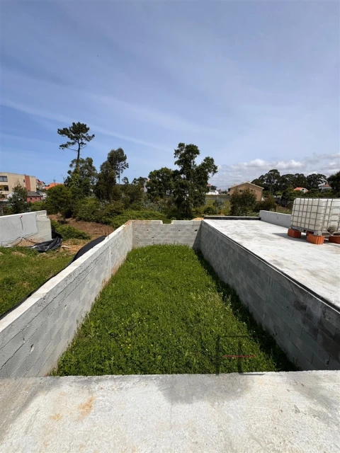 Moradia T5 para Venda em Madalena