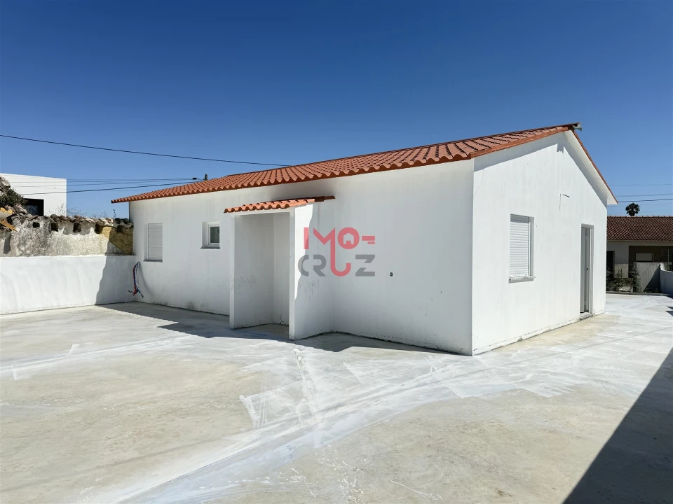 Moradia T2 para Venda em A dos Cunhados e Maceira Foto 3