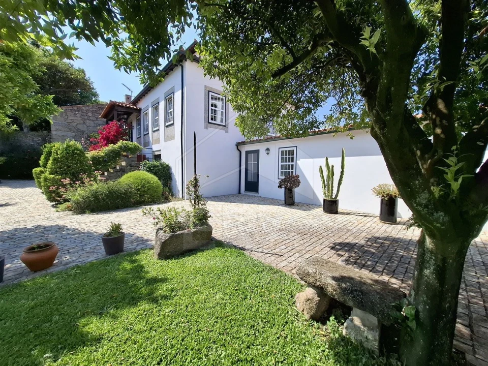 Moradia T5 para Venda em Palmeira de Faro e Curvos Foto 1