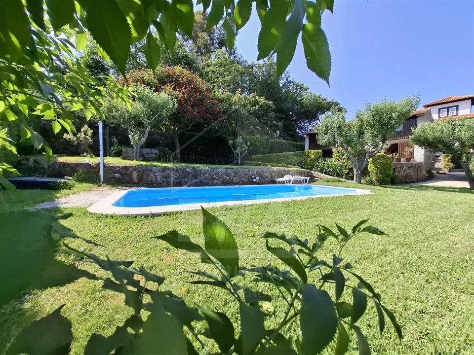 Moradia T5 para Venda em Palmeira de Faro e Curvos Foto 9