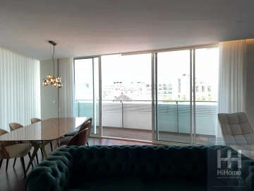 Apartamento T4 para Venda em Funchal (Se)