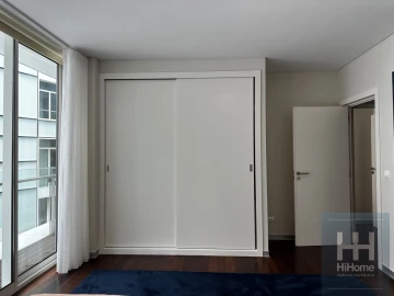 Apartamento T4 para Venda em Funchal (Se)