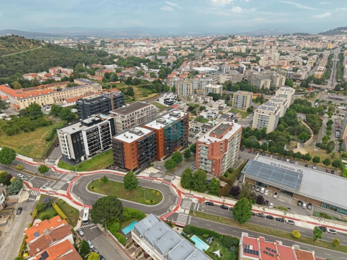 Apartamento T4 para Venda em Nogueira, Fraião e Lamaçães Foto 49