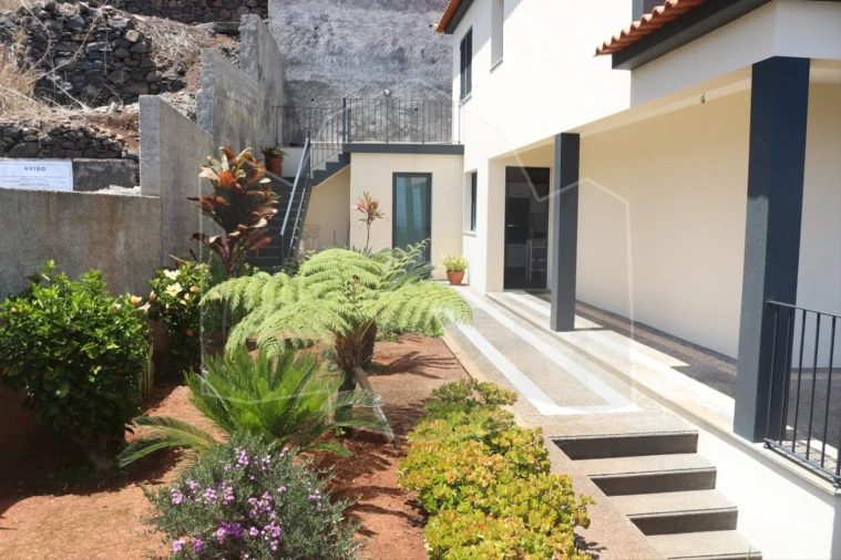 Moradia T3 para Venda em Monte Foto 12