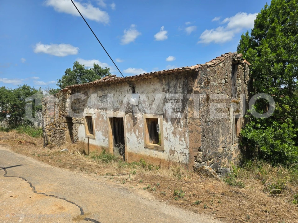 Moradia T2 para Venda em Areias e Pias Foto 1