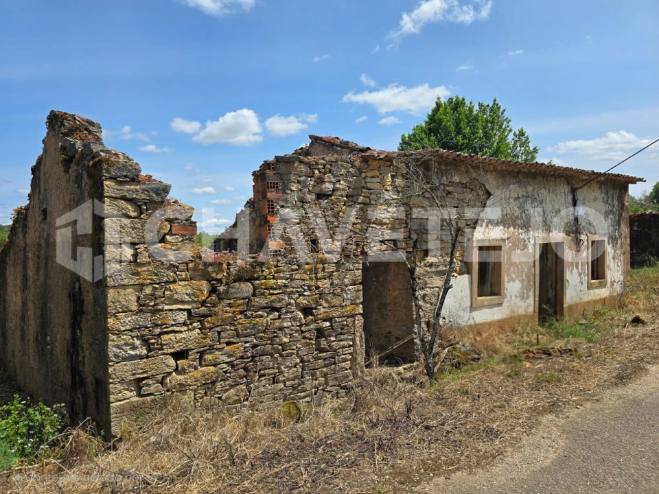 Moradia T2 para Venda em Areias e Pias Foto 2