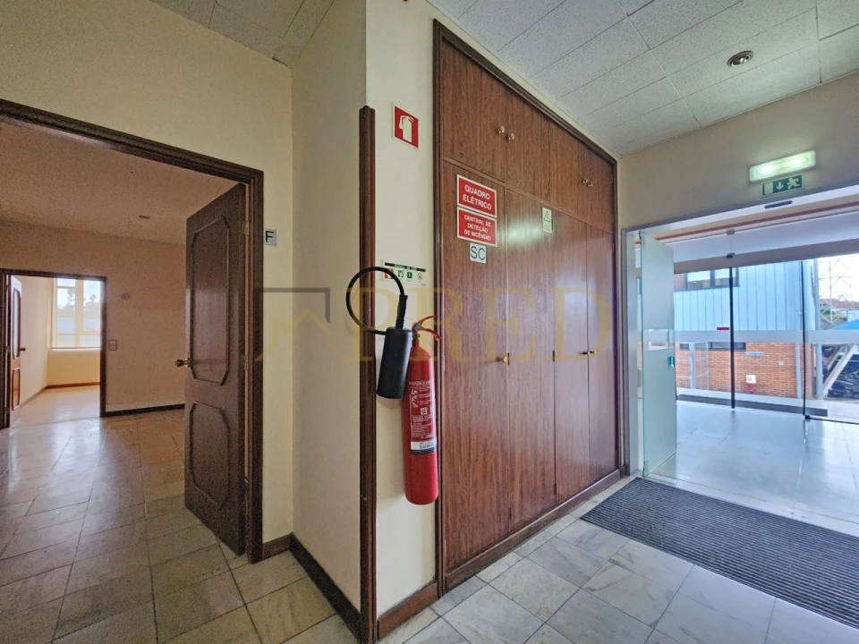 Escritório para Arrendamento em Pedroso e Seixezelo Foto 5