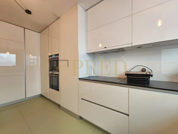 Apartamento T2 para Arrendamento em Santa Marinha e São Pedro da Afurada