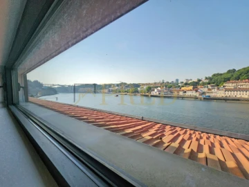 Apartamento T2 para Arrendamento em Santa Marinha e São Pedro da Afurada