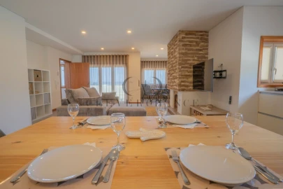 Moradia T2 para Venda em São Felix da Marinha