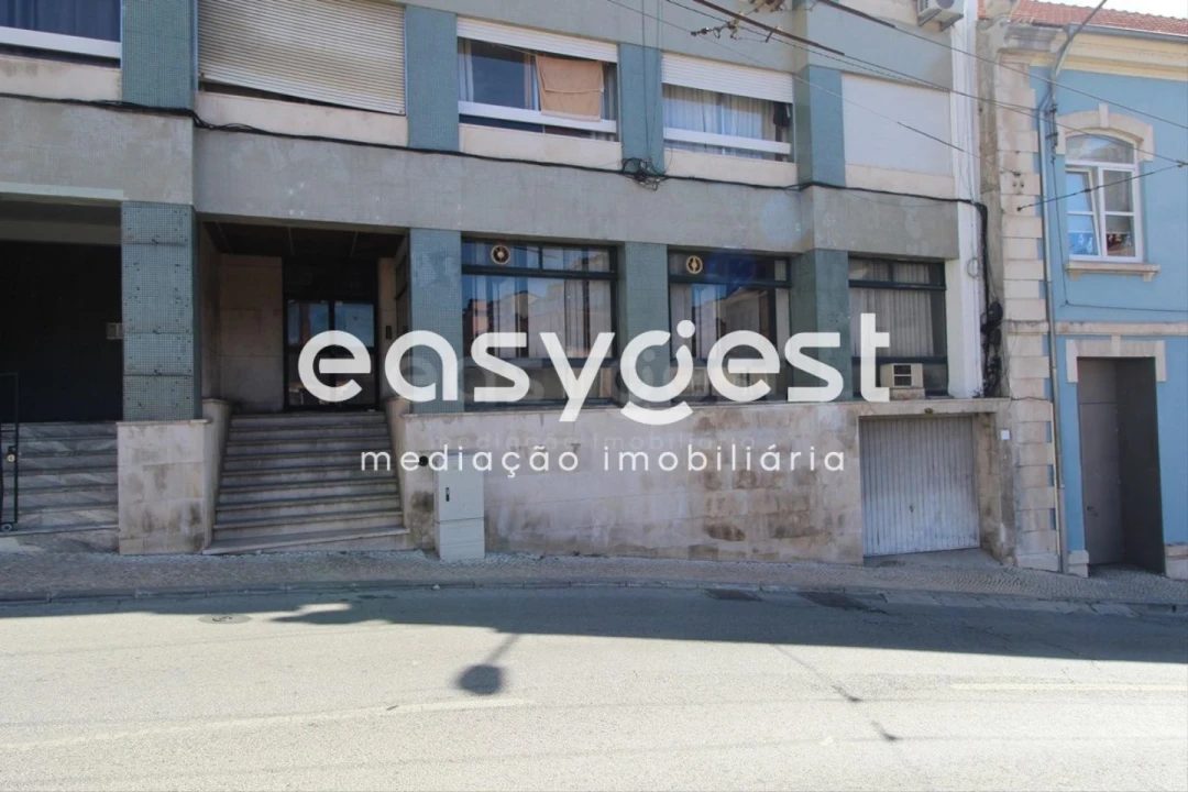 Loja para Venda em Sé Nova, Santa Cruz, Almedina e São Bartolomeu Foto 1