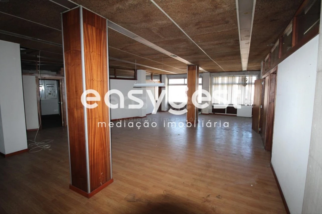 Loja para Venda em Sé Nova, Santa Cruz, Almedina e São Bartolomeu Foto 3