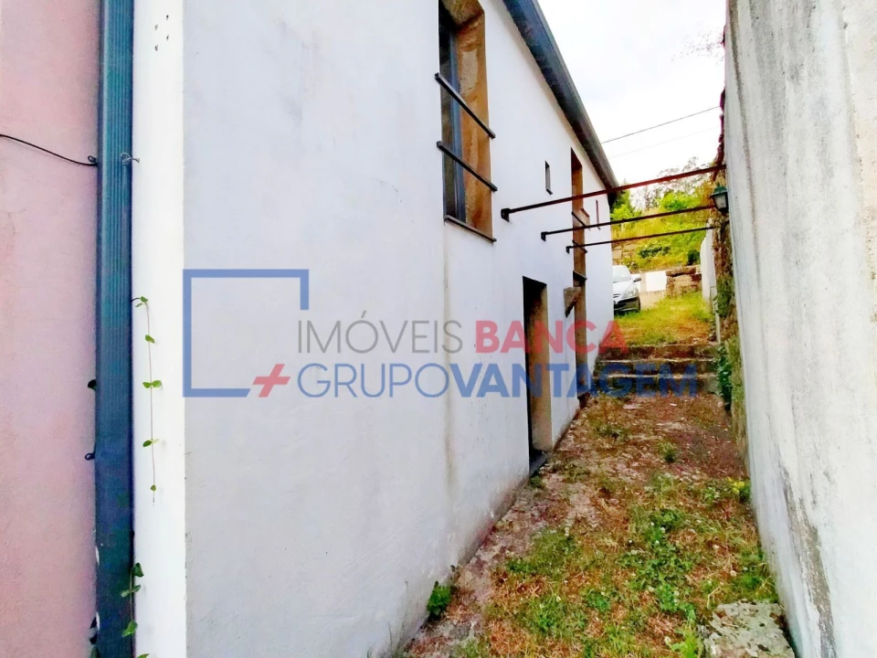 Moradia T3 para Venda em Alvarenga Foto 15