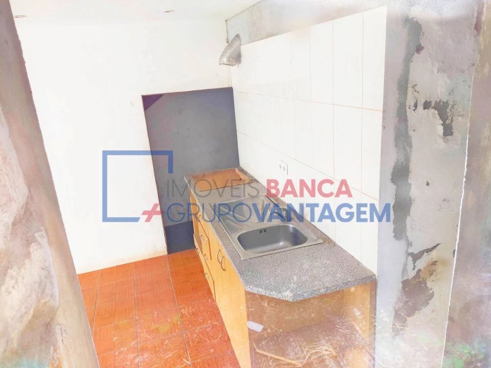 Moradia T3 para Venda em Alvarenga Foto 19