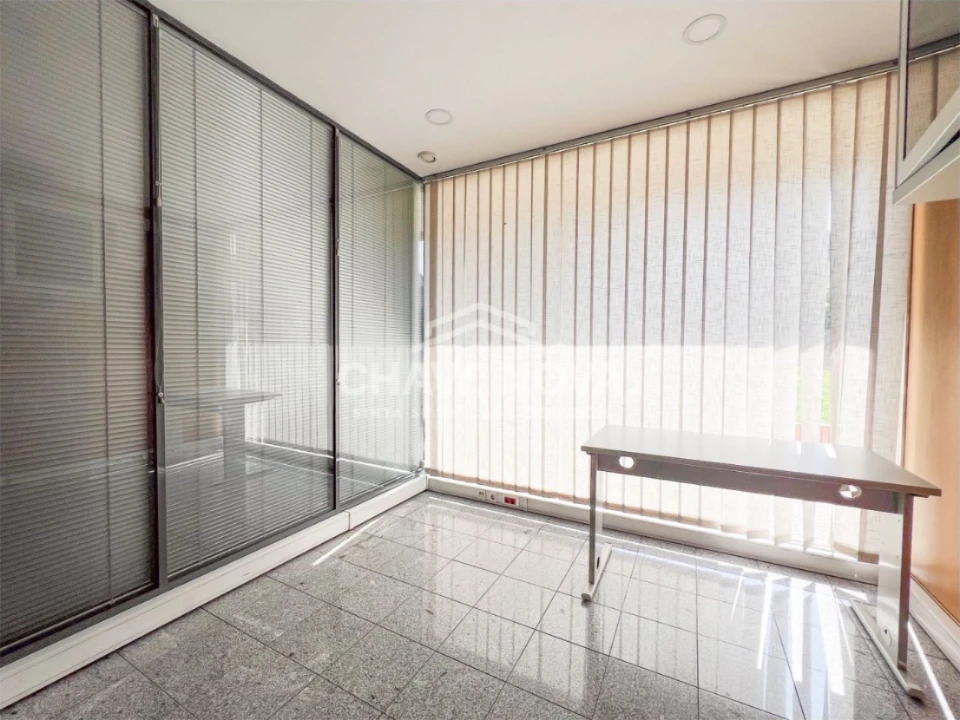 Loja para Venda em Oliveira do Douro Foto 7