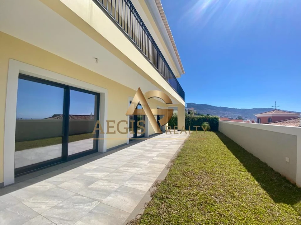 Moradia T3 para Venda em São Martinho Foto 1