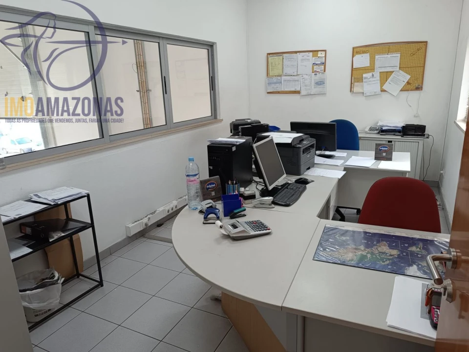 Loja para Venda em Estômbar e Parchal Foto 12