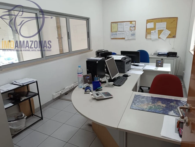 Loja para Venda em Estômbar e Parchal Foto 12