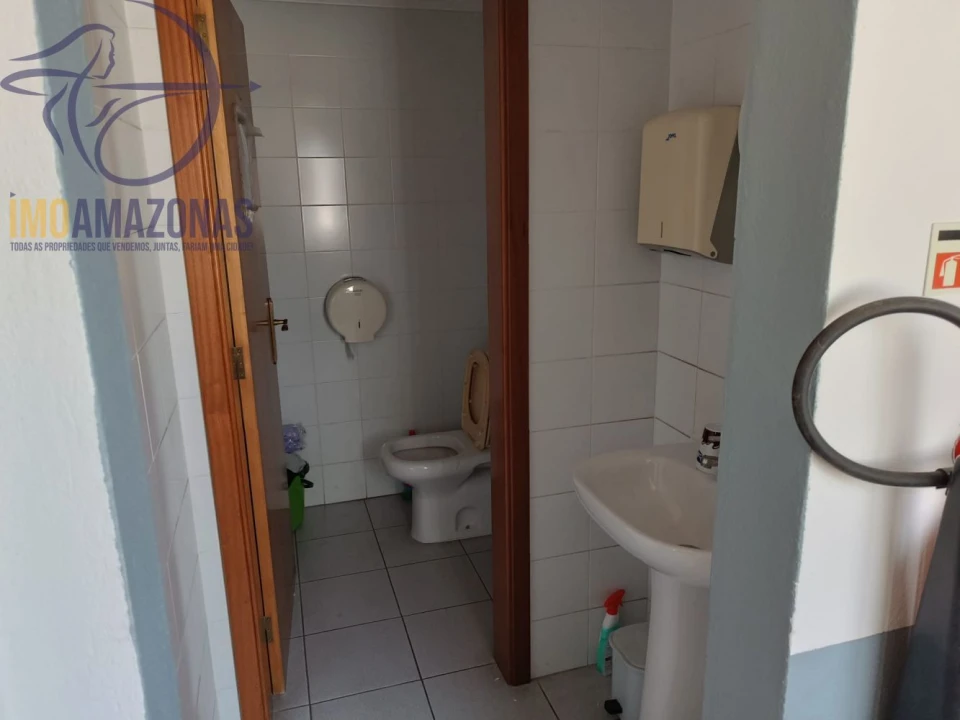 Loja para Venda em Estômbar e Parchal Foto 14