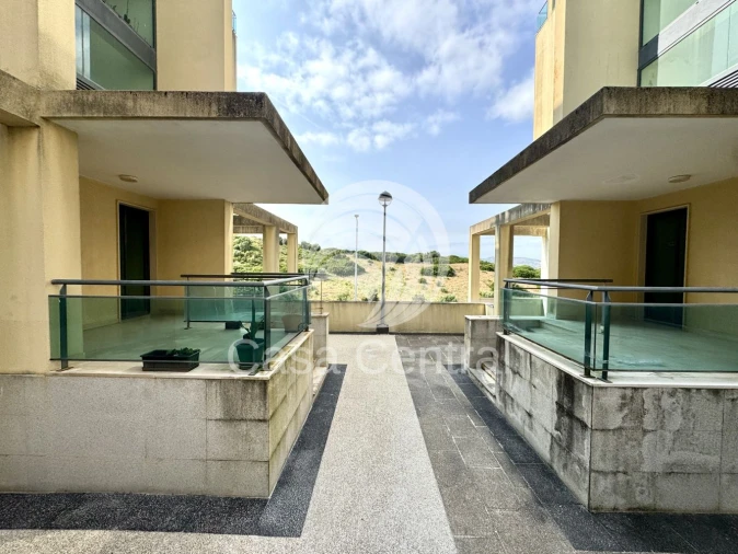 Loja para Venda em Santo António dos Cavaleiros e Frielas Foto 25