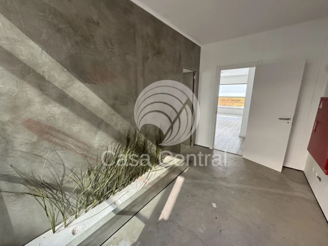 Loja para Venda em Santo António dos Cavaleiros e Frielas Foto 6