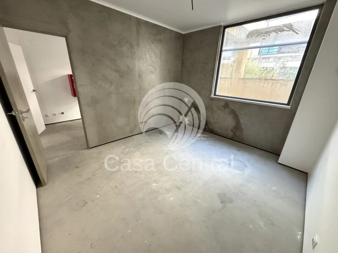 Loja para Venda em Santo António dos Cavaleiros e Frielas Foto 21