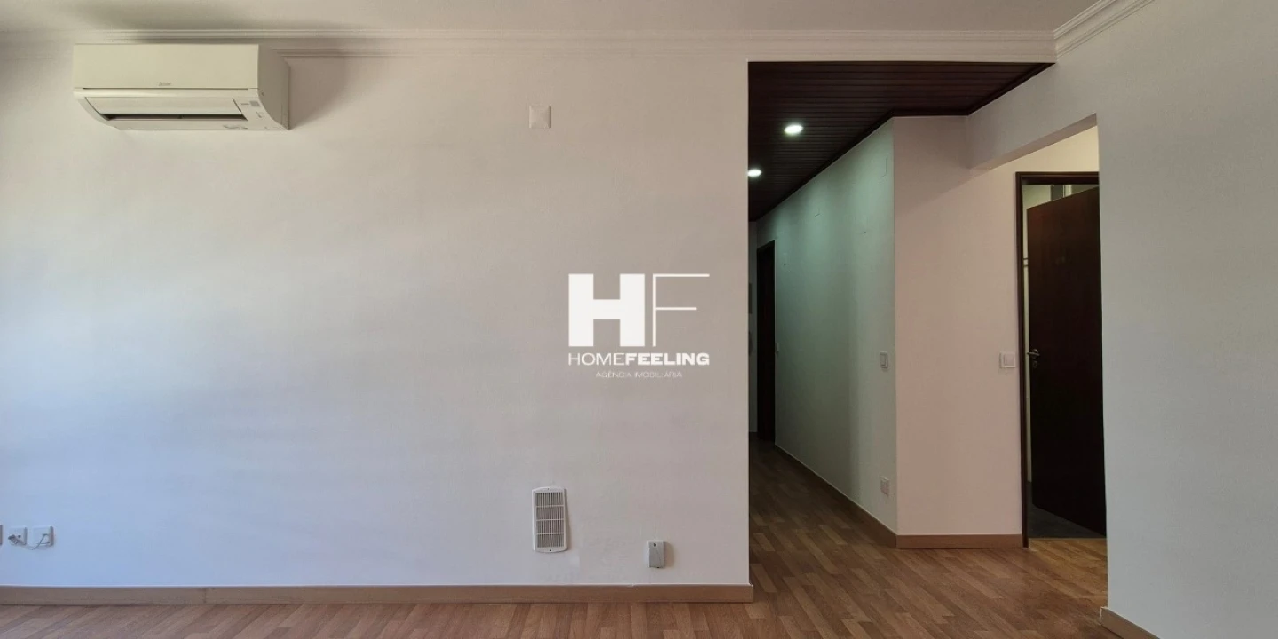 Apartamento T2 para Arrendamento em Alvalade Foto 5