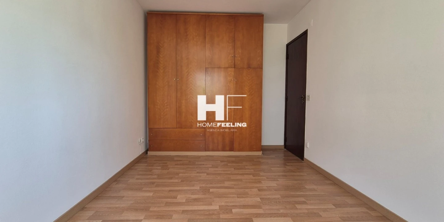 Apartamento T2 para Arrendamento em Alvalade Foto 12