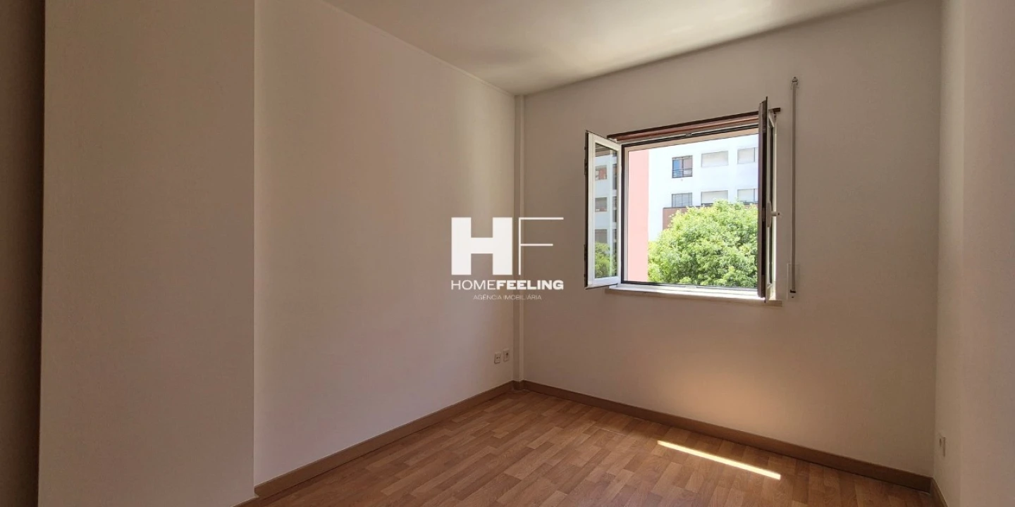 Apartamento T2 para Arrendamento em Alvalade Foto 14