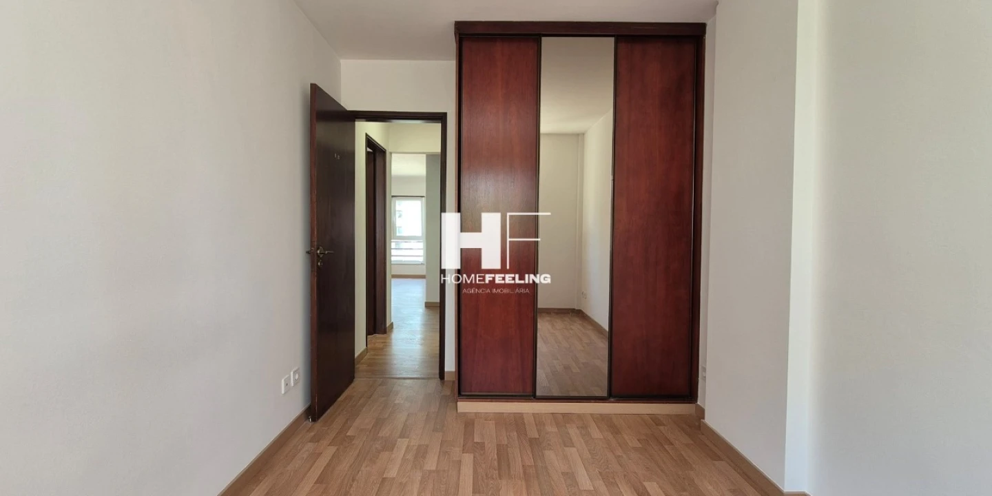 Apartamento T2 para Arrendamento em Alvalade Foto 15