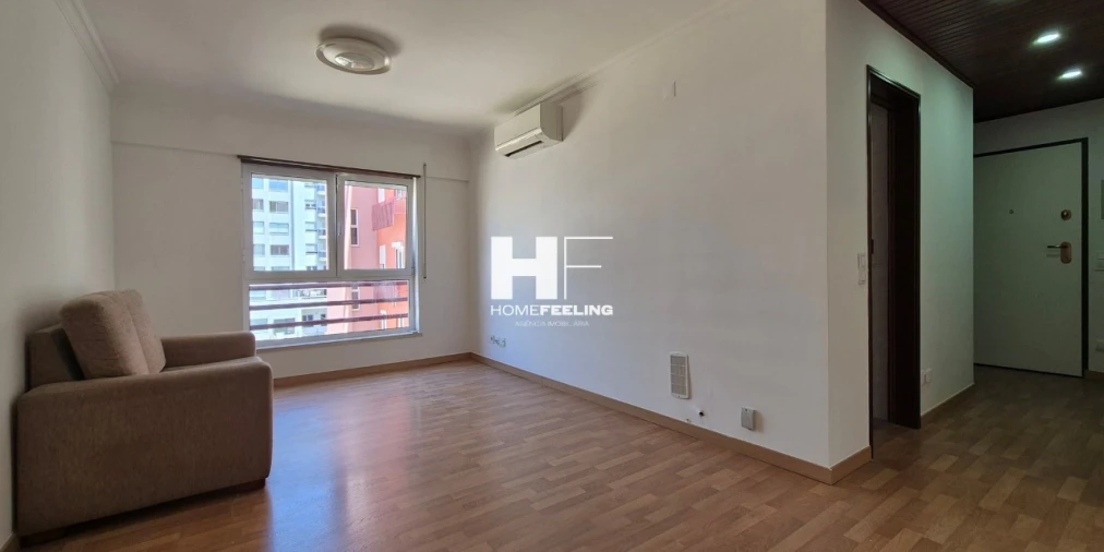 Apartamento T2 para Arrendamento em Alvalade Foto 4