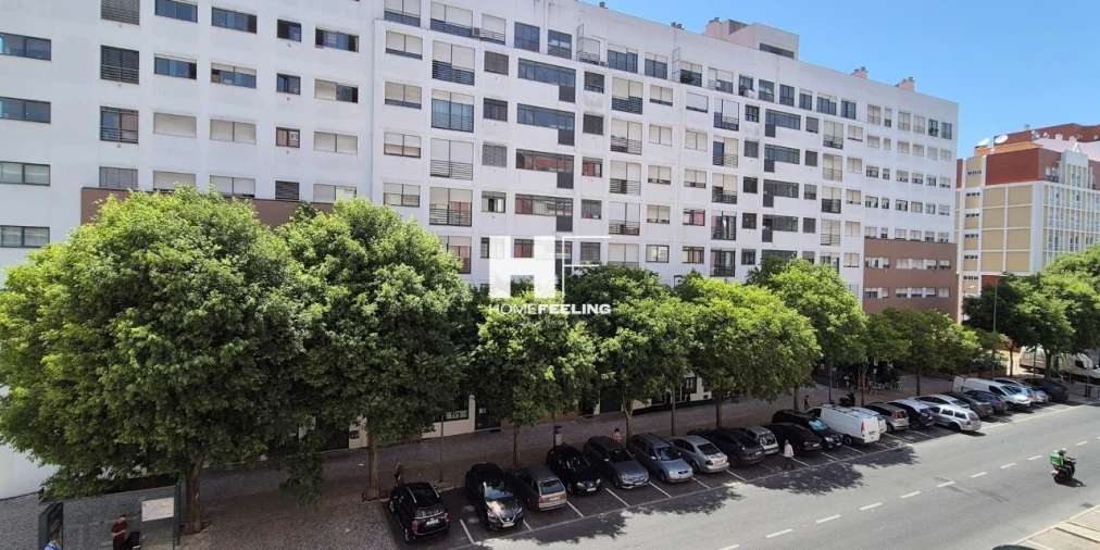 Apartamento T2 para Arrendamento em Alvalade Foto 6
