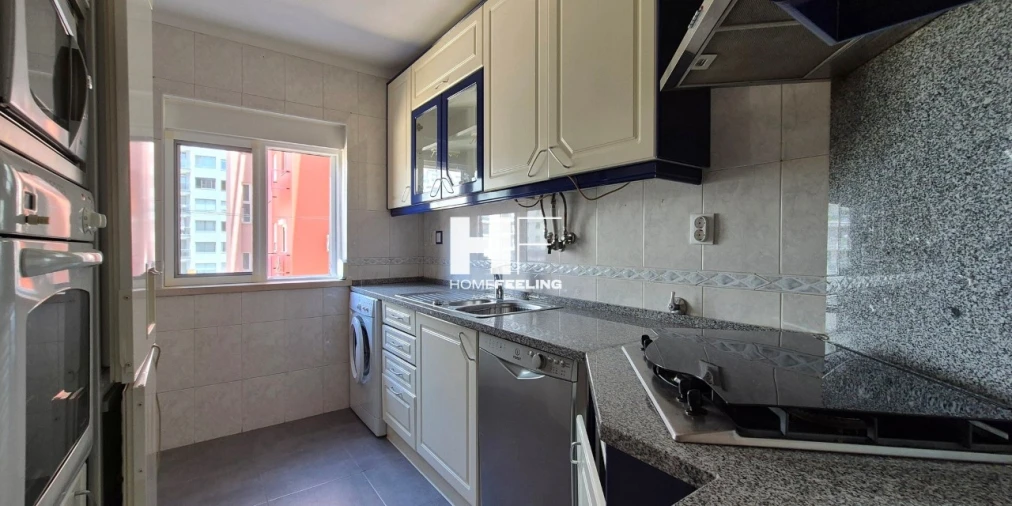 Apartamento T2 para Arrendamento em Alvalade Foto 7