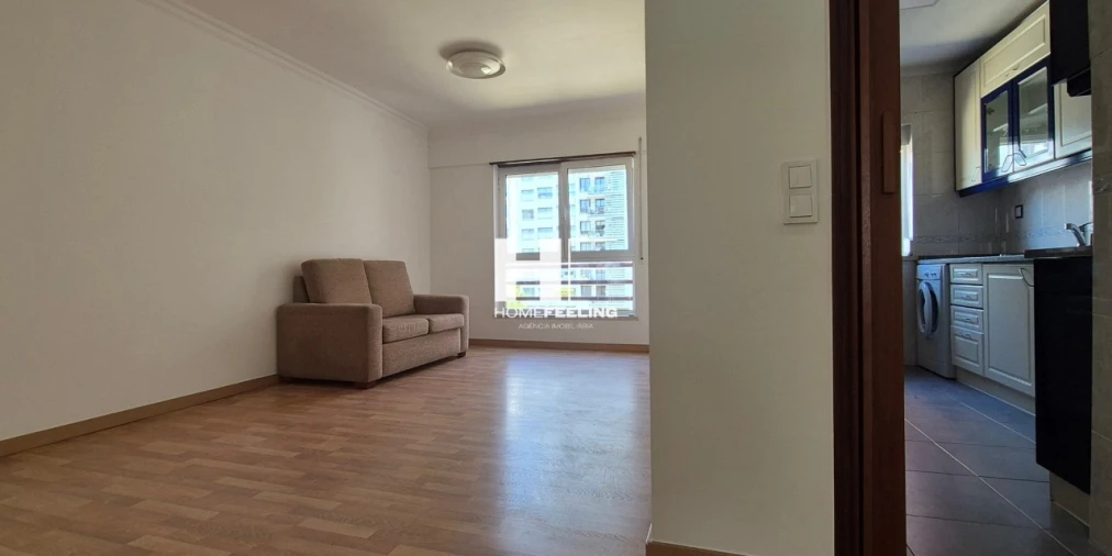 Apartamento T2 para Arrendamento em Alvalade Foto 9