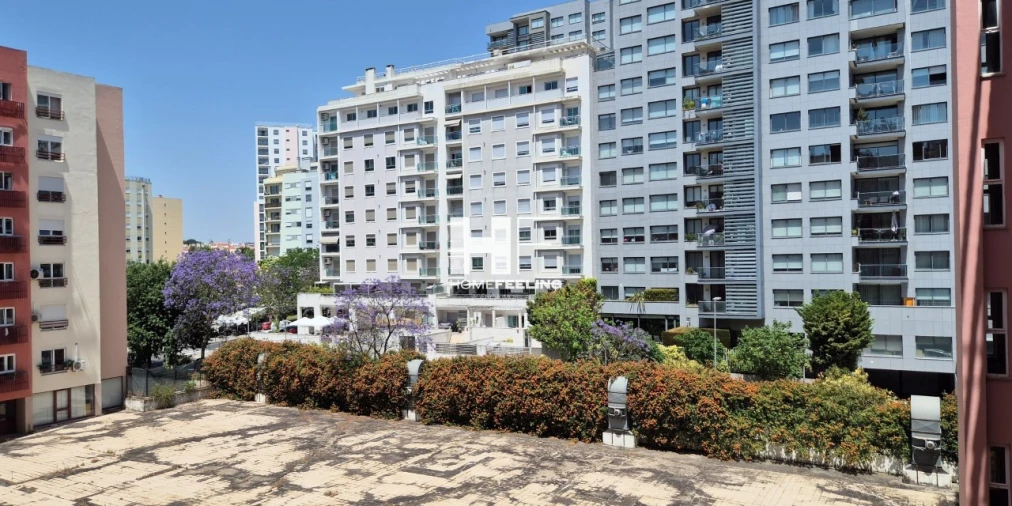 Apartamento T2 para Arrendamento em Alvalade Foto 16