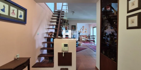 Apartamento T1 para Venda em Carcavelos e Parede