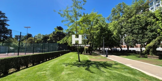Apartamento T1 para Venda em Carcavelos e Parede