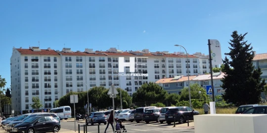 Apartamento T1 para Venda em Carcavelos e Parede