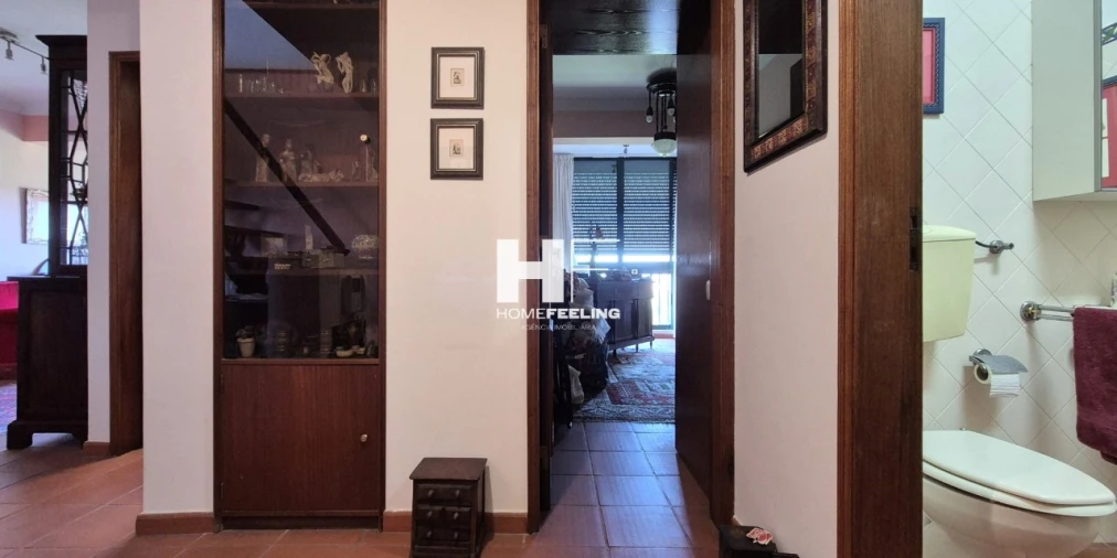 Apartamento T1 para Venda em Carcavelos e Parede Foto 17
