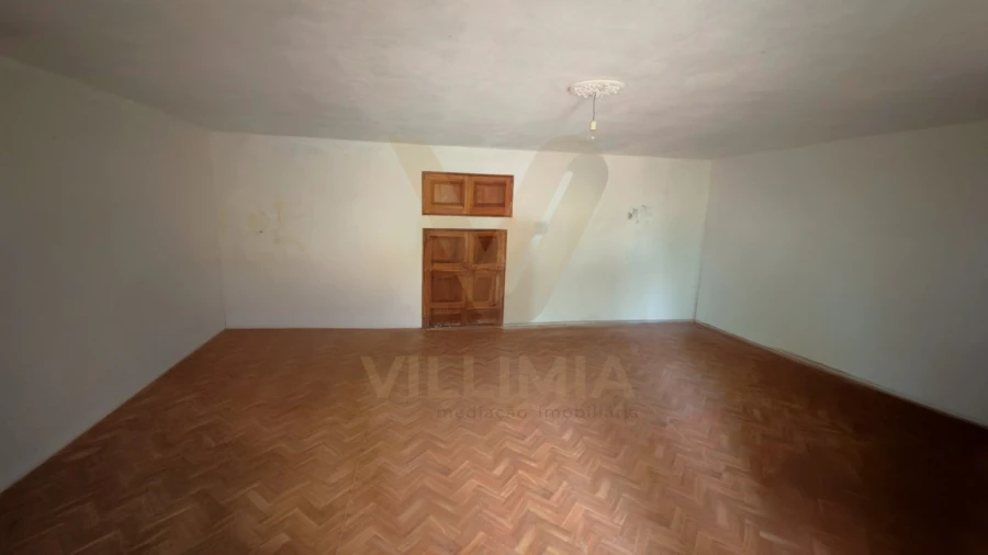 Moradia T3 para Venda em Bárrio e Cepões Foto 16