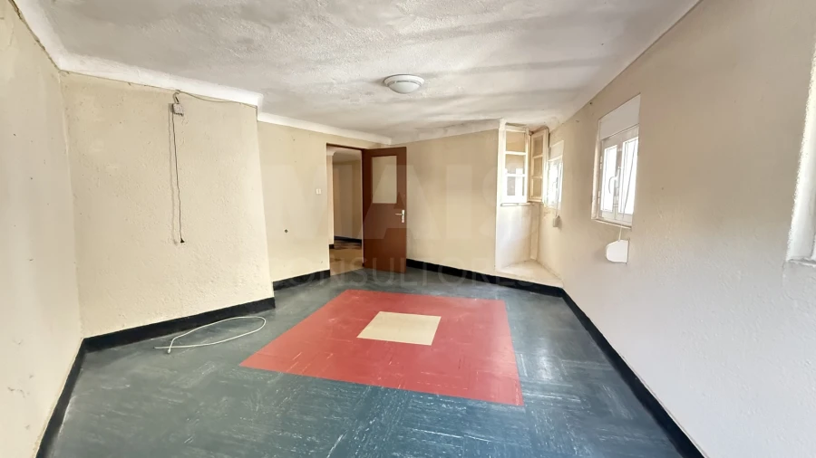 Moradia T3 para Venda em Cortes do Meio Foto 1