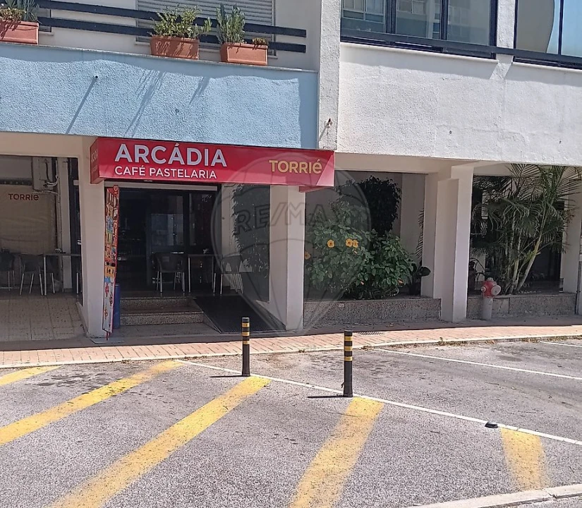 Loja para Venda em Oeiras e São Julião da Barra, Paço de Arcos e Caxias Foto 1